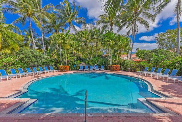 7401 Sarentino Lane 211, Boynton Beach, FL 33437