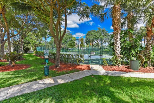 7401 Sarentino Lane 211, Boynton Beach, FL 33437