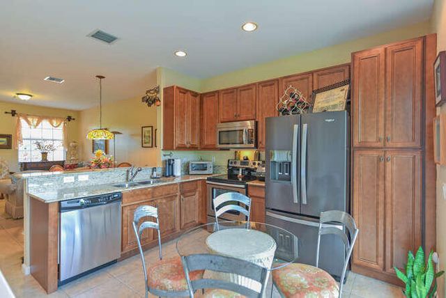 7401 Sarentino Lane 211, Boynton Beach, FL 33437