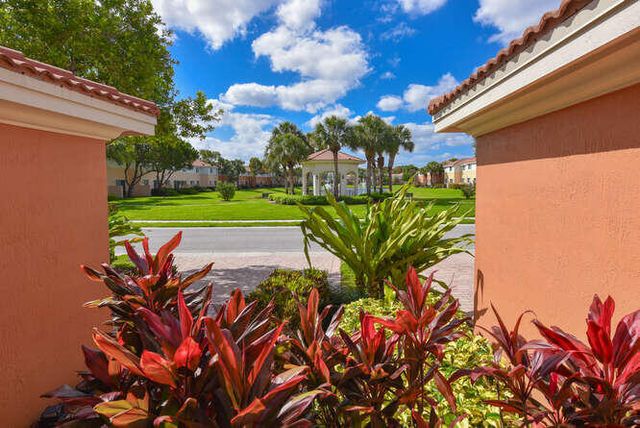 7401 Sarentino Lane 211, Boynton Beach, FL 33437