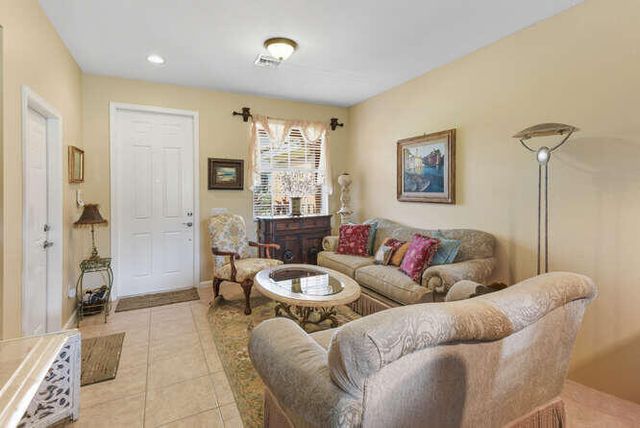 7401 Sarentino Lane 211, Boynton Beach, FL 33437