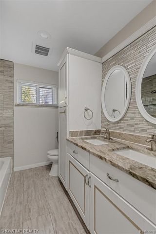 11287 Brougham Drive, Sterling Heights, MI 48312