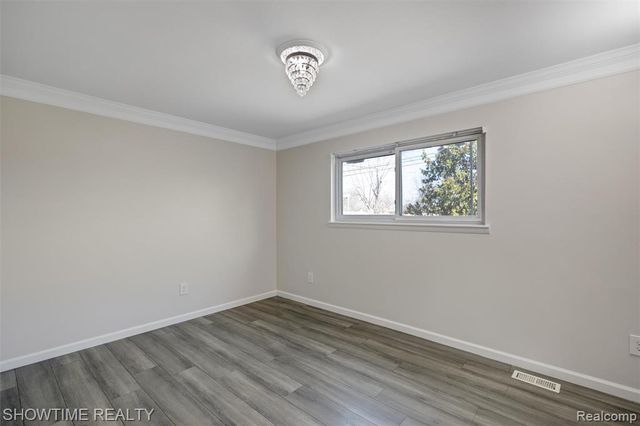 11287 Brougham Drive, Sterling Heights, MI 48312