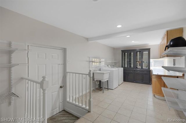 11287 Brougham Drive, Sterling Heights, MI 48312