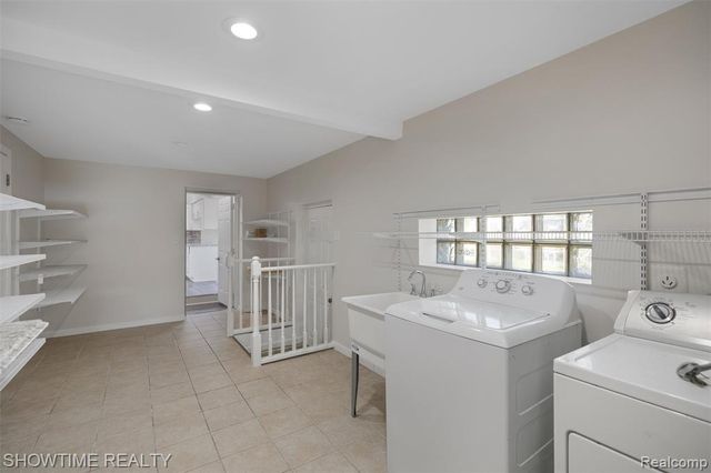 11287 Brougham Drive, Sterling Heights, MI 48312