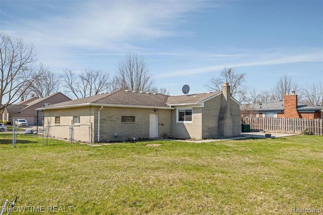 11287 Brougham Drive, Sterling Heights, MI 48312
