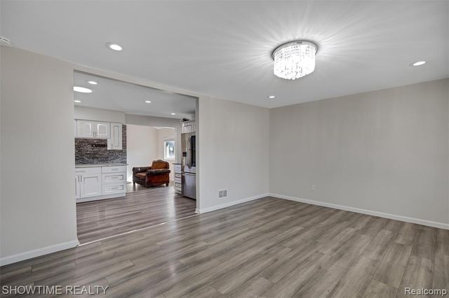 11287 Brougham Drive, Sterling Heights, MI 48312