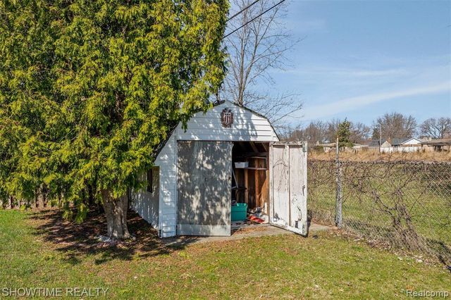 11287 Brougham Drive, Sterling Heights, MI 48312