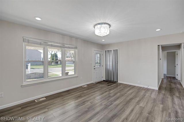 11287 Brougham Drive, Sterling Heights, MI 48312