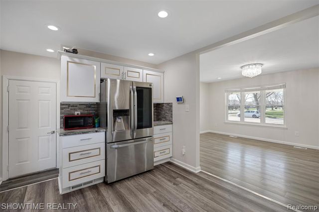 11287 Brougham Drive, Sterling Heights, MI 48312