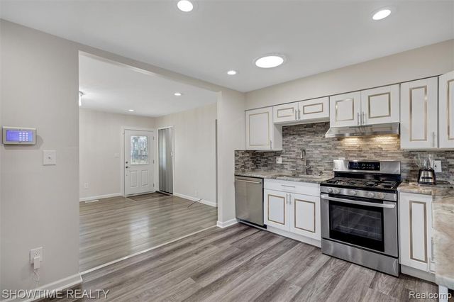 11287 Brougham Drive, Sterling Heights, MI 48312