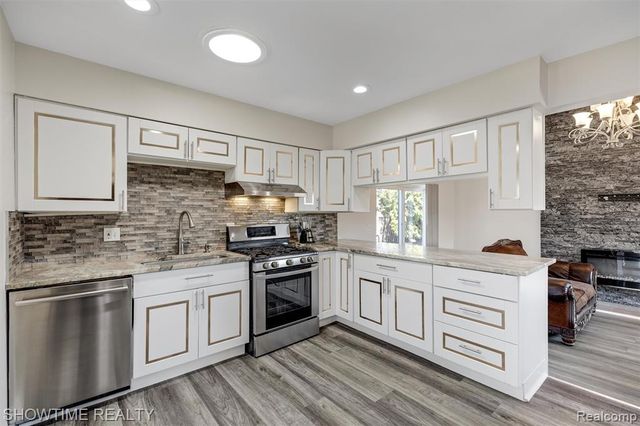 11287 Brougham Drive, Sterling Heights, MI 48312