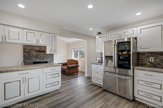 11287 Brougham Drive, Sterling Heights, MI 48312