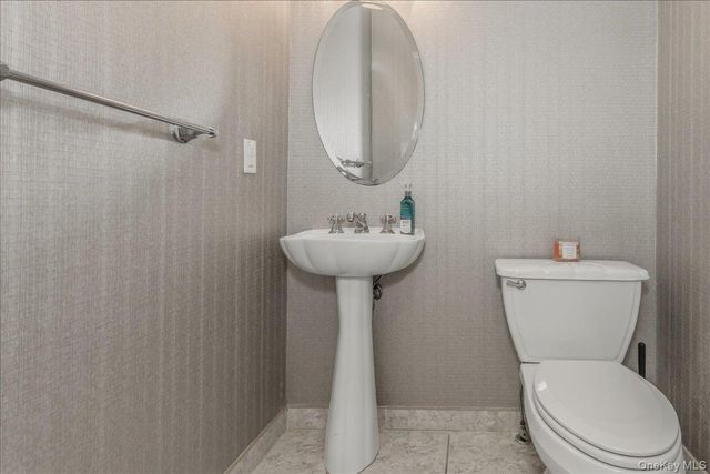 263 James Street, Franklin Square, NY 11010