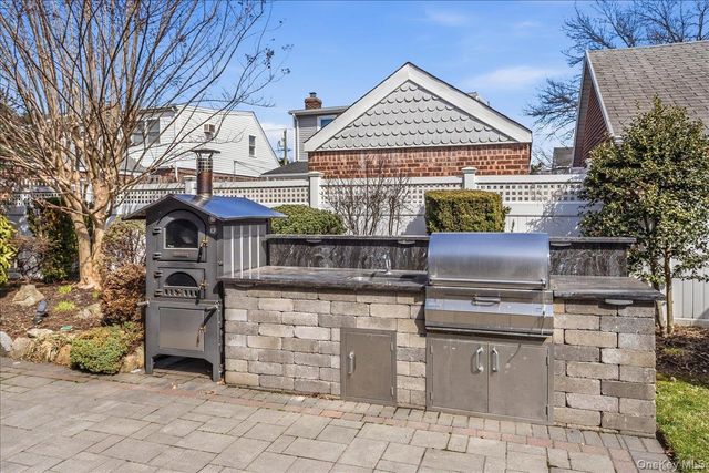 263 James Street, Franklin Square, NY 11010