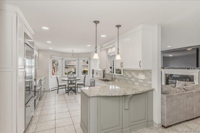 263 James Street, Franklin Square, NY 11010