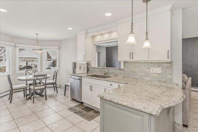 263 James Street, Franklin Square, NY 11010