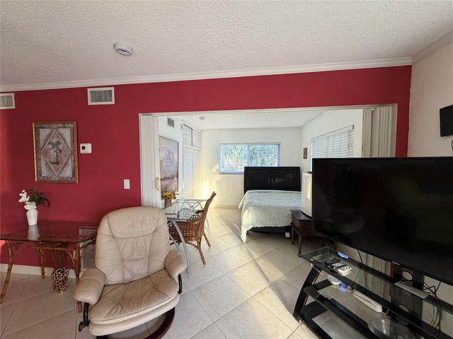 2850 NE 30th St 1, Fort Lauderdale, FL 33306