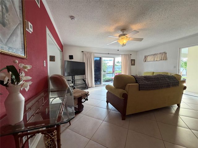 2850 NE 30th St 1, Fort Lauderdale, FL 33306