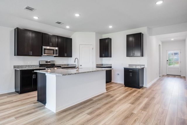 302 Crumpton WAY, Hutto, TX 78634
