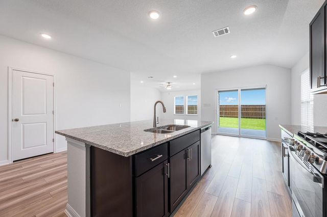302 Crumpton WAY, Hutto, TX 78634