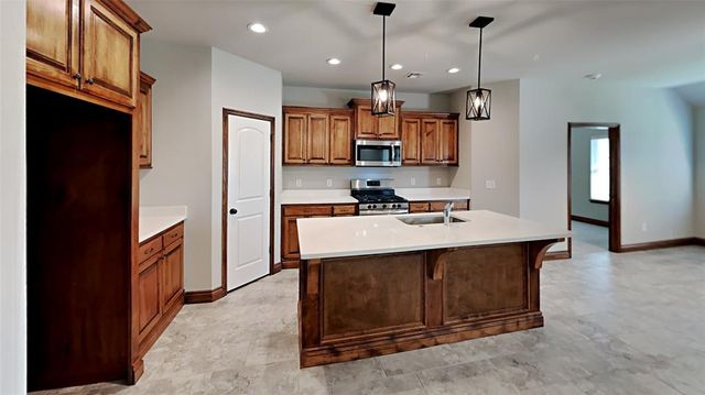 9004 NW 142nd Street, Yukon, OK 73099