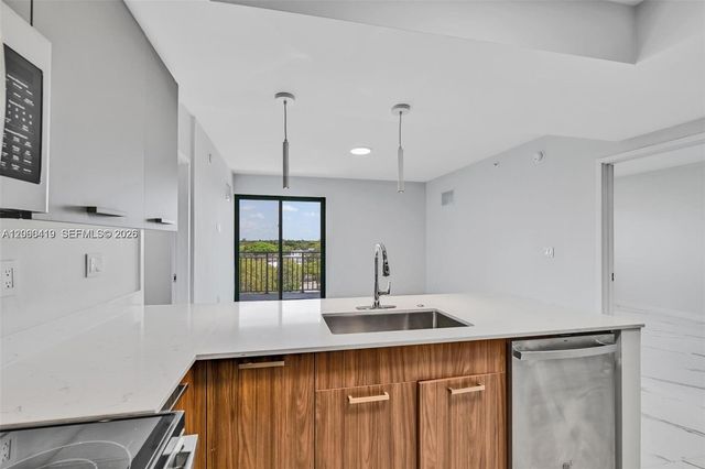 840 NE 130th Street 603, North Miami, FL 33161