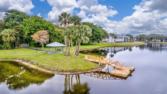 1118 Green Pine Blvd B1, West Palm Beach, FL 33409