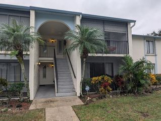 1118 Green Pine Blvd B1, West Palm Beach, FL 33409