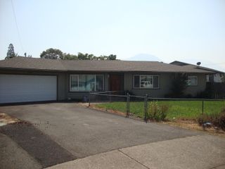 1405 NE Laura Court, Grants Pass, OR 97526