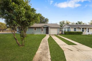 390 Harcourt, San Antonio, TX 78223