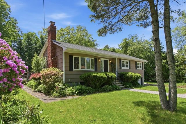 152 Lake St, Middleton, MA 01949