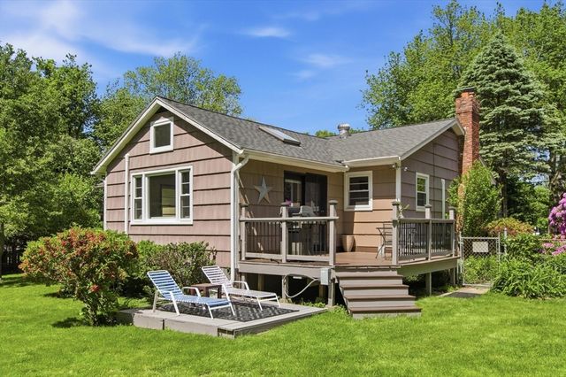 152 Lake St, Middleton, MA 01949