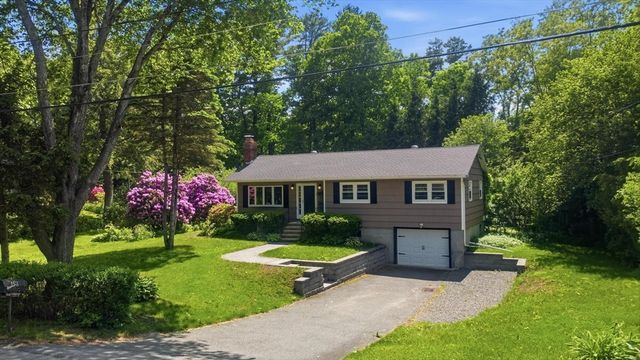 152 Lake St, Middleton, MA 01949