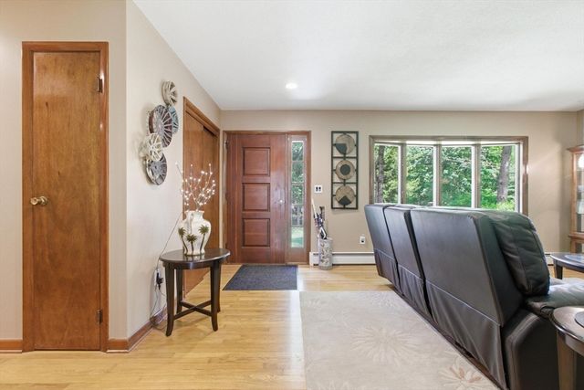 152 Lake St, Middleton, MA 01949