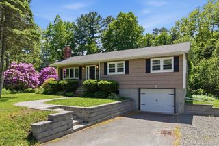 152 Lake St, Middleton, MA 01949