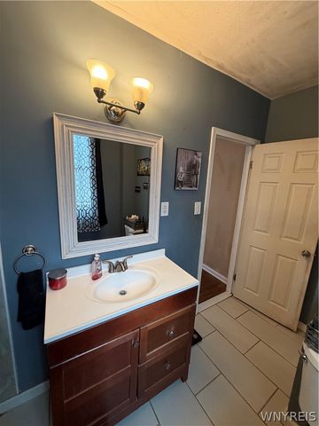 18 Monroe Street, North Tonawanda, NY 14120