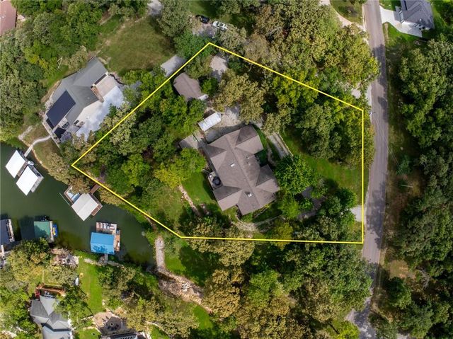 2022 Lake Viking Terrace, Gallatin, MO 64640