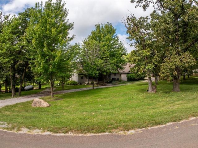 2022 Lake Viking Terrace, Gallatin, MO 64640