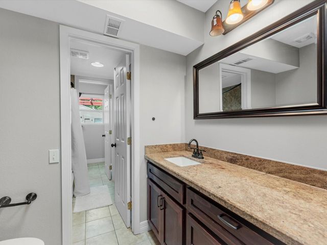 1615 S Kirkwood Road, Houston, TX 77077