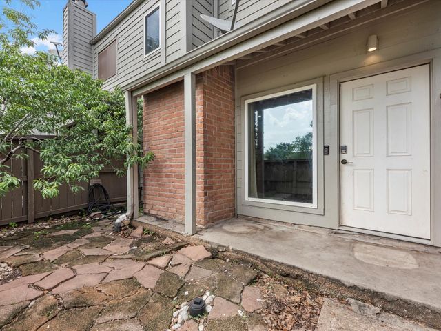 1615 S Kirkwood Road, Houston, TX 77077