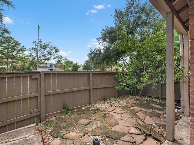 1615 S Kirkwood Road, Houston, TX 77077