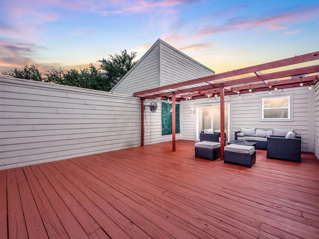 1615 S Kirkwood Road, Houston, TX 77077