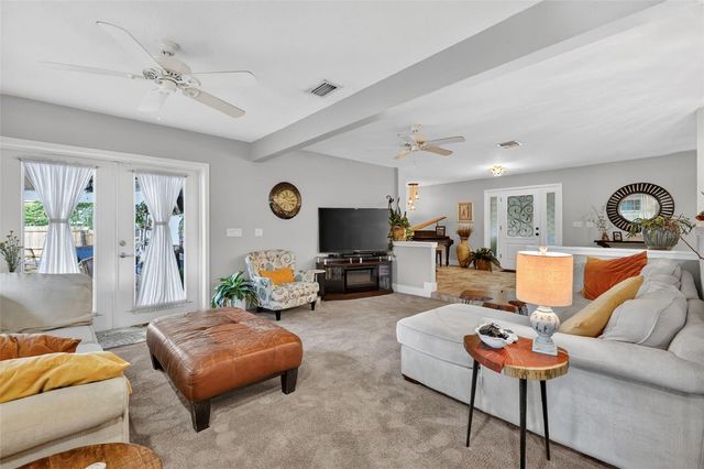 414 W 12TH AVENUE, Mount Dora, FL 32757