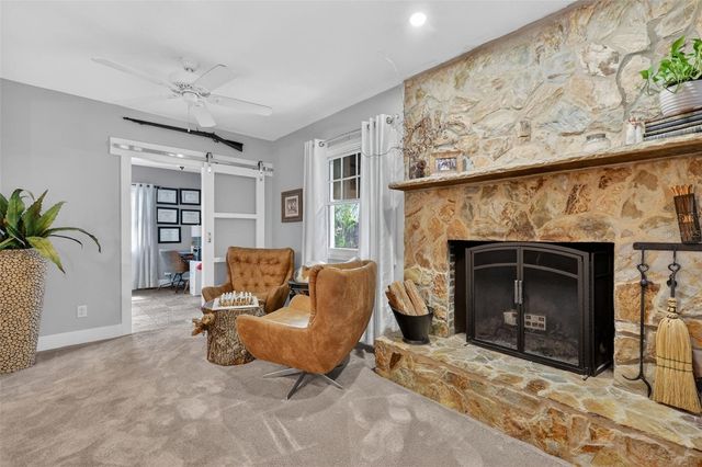 414 W 12TH AVENUE, Mount Dora, FL 32757