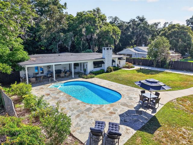 414 W 12TH AVENUE, Mount Dora, FL 32757