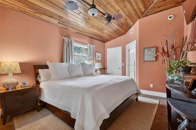 414 W 12TH AVENUE, Mount Dora, FL 32757