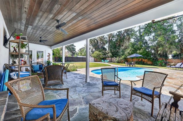 414 W 12TH AVENUE, Mount Dora, FL 32757