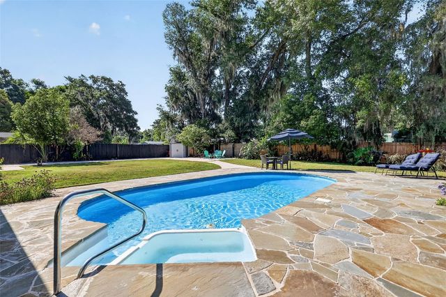 414 W 12TH AVENUE, Mount Dora, FL 32757