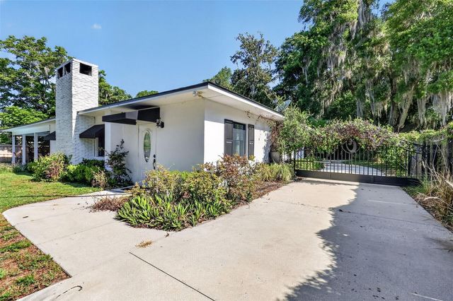 414 W 12TH AVENUE, Mount Dora, FL 32757